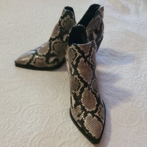 Vince Camuto Black and Cream Ankle Booties